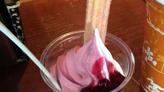 クリッターサンデーを食べに