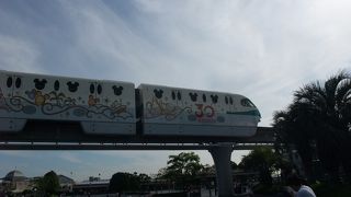 かわいいモノレール