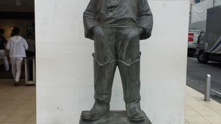 岡田屋モアーズ前です