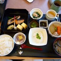 朝食はバフェ以外に八重山膳も楽しめ、品数も多く、和食を頂けま