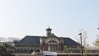 昔の日本の駅のようでした