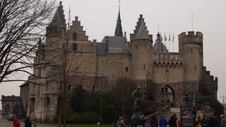 中世の雰囲気の城　ステーン城