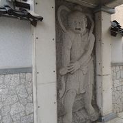 門の彫刻仁王像を見たのは初めて