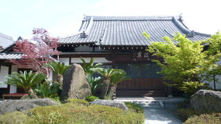 魅力的な博多の寺院です