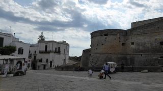 アラゴン城を見渡せる広場♪