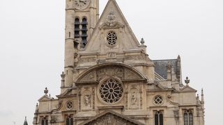 パリの守護聖人の教会