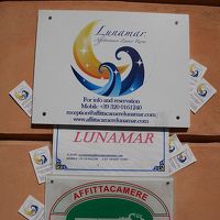 外玄関の看板と名刺