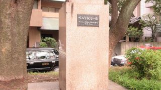 芝公園の中・・徳川将軍ゆかりの地にこの方の像が。