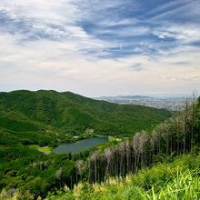 石巻山に向かう林道から、一瞬だけど視界が開けた