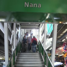 北側の階段の様子です。