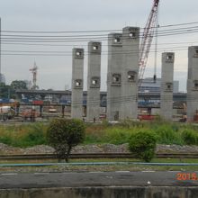 新たなるバンスー駅をはじめとする開発が始まっています。