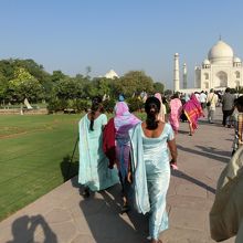 サリーとタージマハル