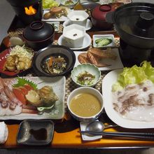 とっても豪華な夕食　お部屋でいただけます