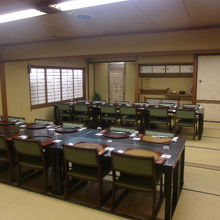 ２F広間に設置された客席の様子