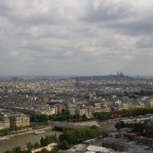 モンマルトルの丘