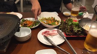 若い人向けの韓国料理屋