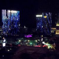 部屋(18階)からの夜景。