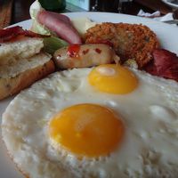 パンはいろんな種類があっておいしいですよ。