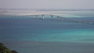 伊良部大橋を一望