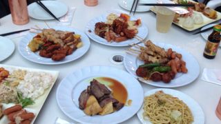 人気のプールサイドビアガーデン