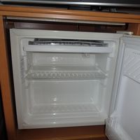 小さくて、浅い冷蔵庫