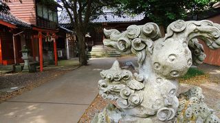 逆さ狛犬がいる