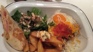 駅チカで便利ですが、店内が少々騒がしいです。