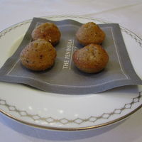 コーヒーのお供：アーモンド味のフィーナンシエール。