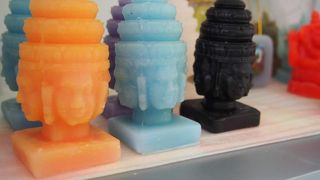 アンコール遺跡をモチーフにしたキャンドル勢揃い