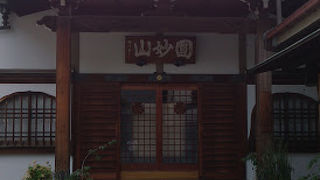 コンパクトな寺院