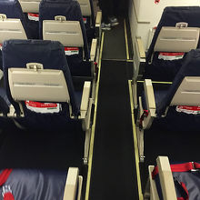 座席は２×２でした。