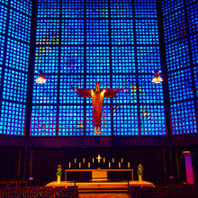 目の覚めるような青に圧倒されました。