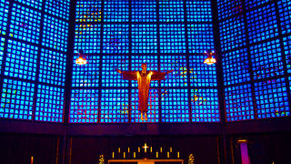 広島原爆ドームを彷彿とさせる教会でした