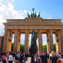 ブランデンブルク門はベルリンのシンボルですね。