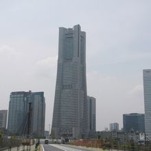 上の方はホテルです