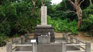 天然の鍾乳洞を元に作られた壕で、別名をシーガーアブといいます。