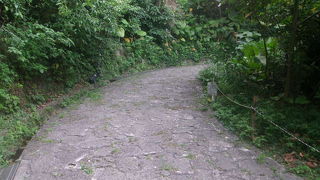 近道には怪しげな所が多いです