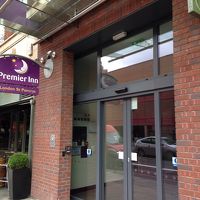 ホテル入り口は、こじんまりしています。