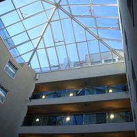 ロビーは吹き抜けです