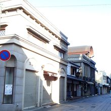 大野屋さんの角から北方向が大正浪漫夢通りになります