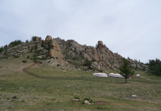 フグヌハーン山