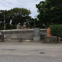 ひむかいの塔、全景。