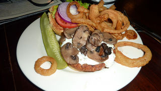 サービスは良かったのですが味はまあまあ。