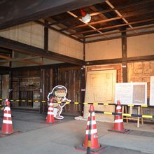 gennzai修復中の母屋