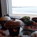 海のすぐそば、お安く伊勢海老、アワビを食べれるホテル。
