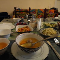 レストランの夕食、6.5USDのセット。