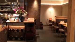 リーズナブルな価格にて、王侯貴族が味わった料理を気軽に味わえる韓国料理店です。