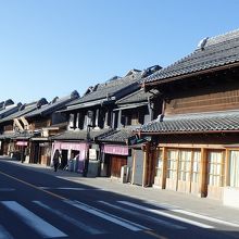 早朝、朝日があたる頃がオススメです。