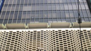 新橋の駅前代表的な建物