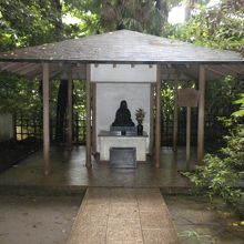 弘法大師の稚児像のお堂